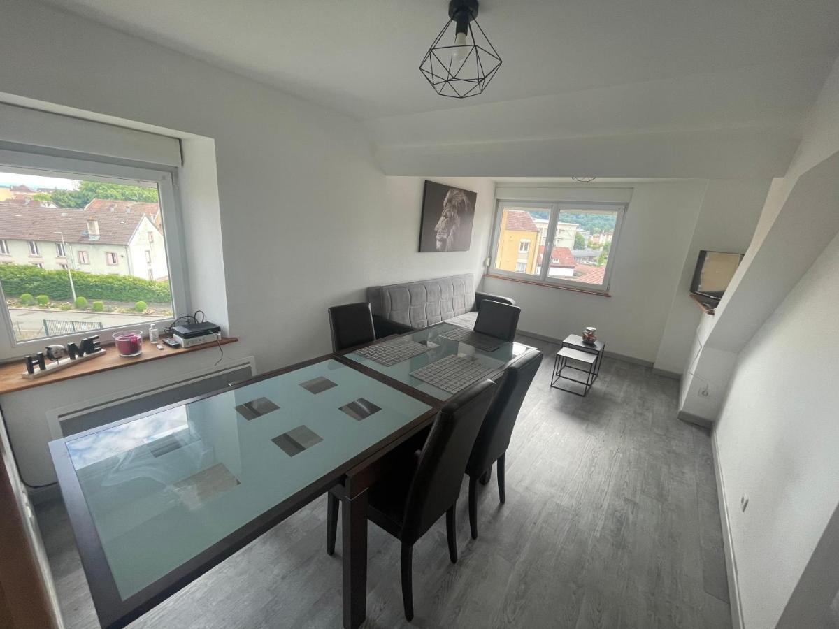 Belfort: Appartement spacieux avec parking gratuit Extérieur photo